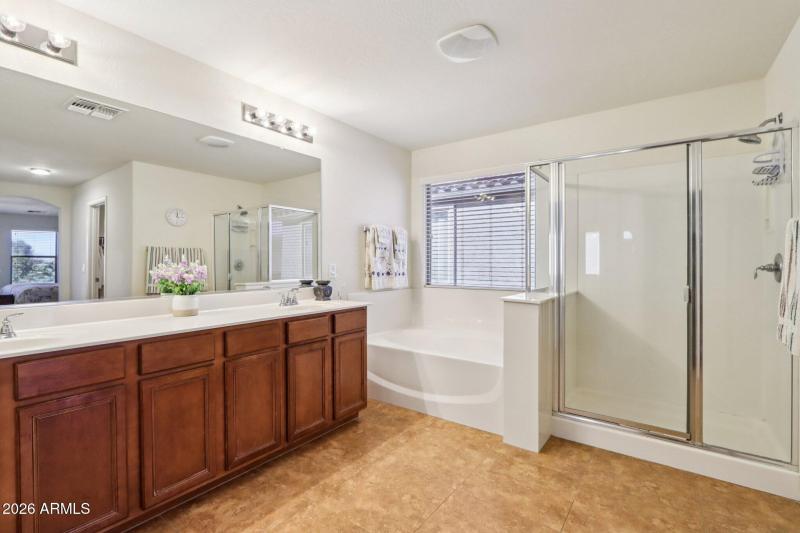 30-web-or-mls-W Brown St-S2001-028