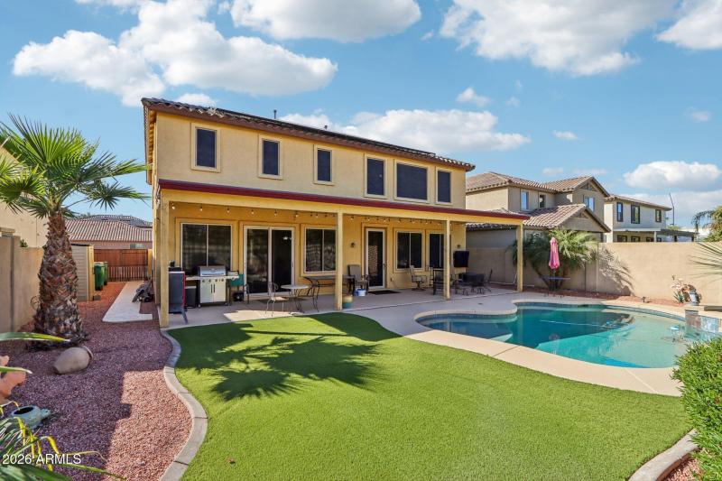 38-web-or-mls-W Brown St-S2001-036