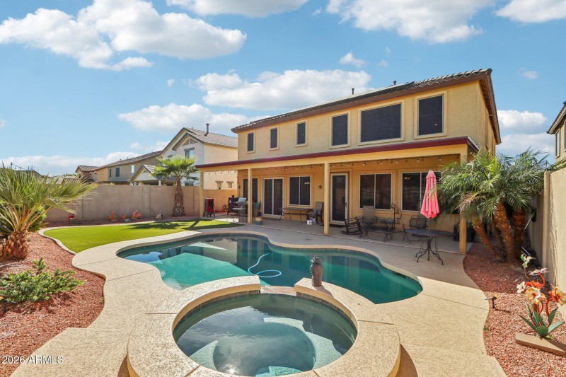 40-web-or-mls-W Brown St-S2001-038