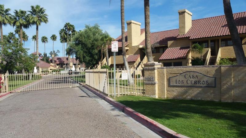 2-Calle Los Cerros Complex