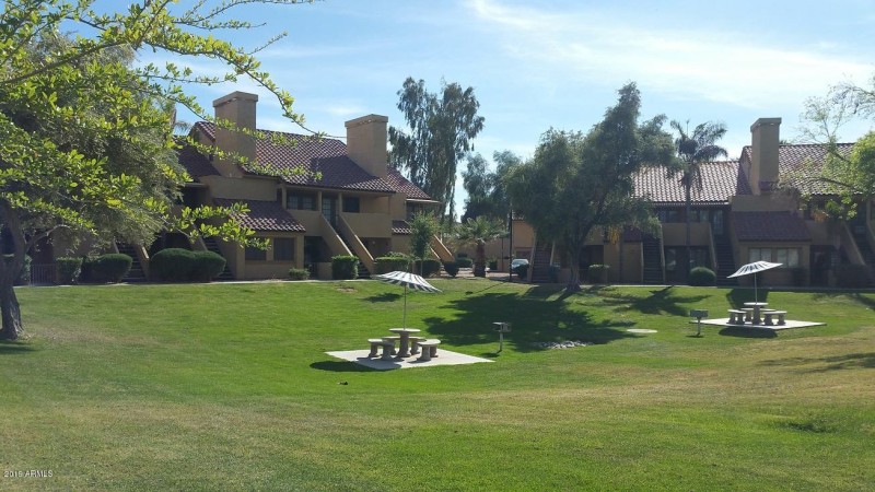 12- View of the sitting benches on the r