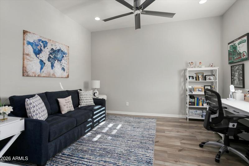 035-Office - Decluttered