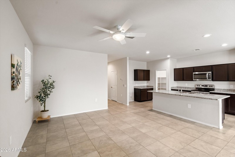 07-Family Room to Kitchen