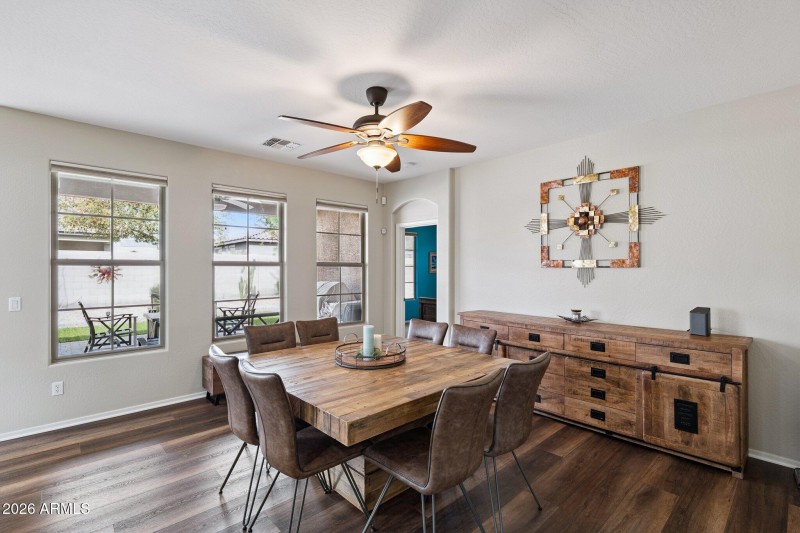 8-web-or-mls-16048-w-papago-st