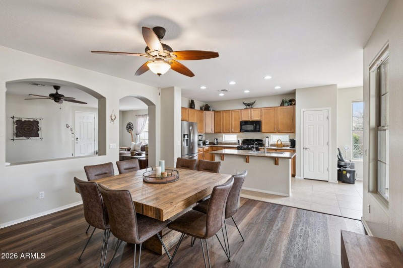 11-web-or-mls-16048-w-papago-st