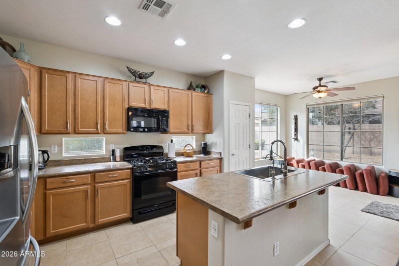 13-web-or-mls-16048-w-papago-st