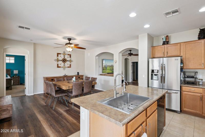 15-web-or-mls-16048-w-papago-st