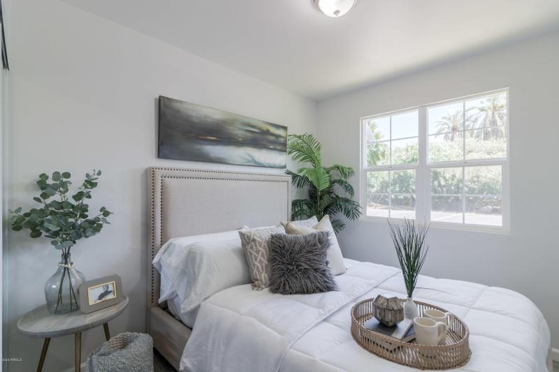 010-1649EOakSTUnit1-Phoenix-AZ-85006-sma