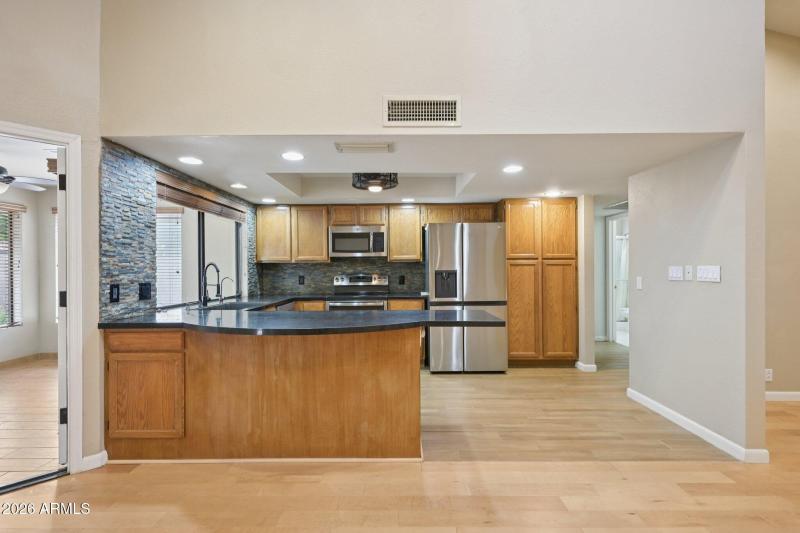 15-web-or-mls-N 92nd Ave-S2201-015