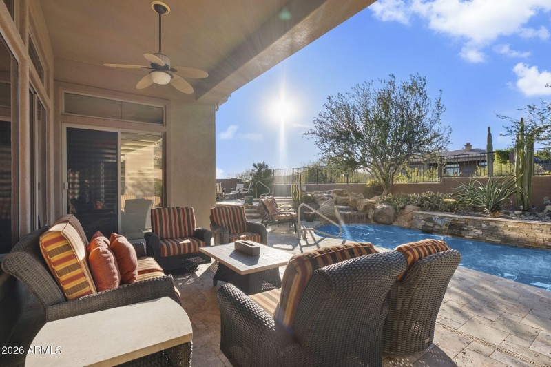 Amazing Backyard to Enjoy