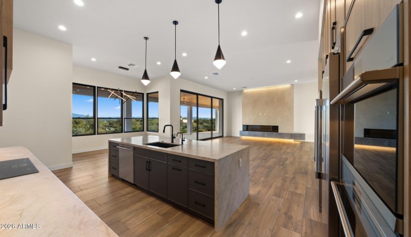 Modern Kitchen w/ Large Island