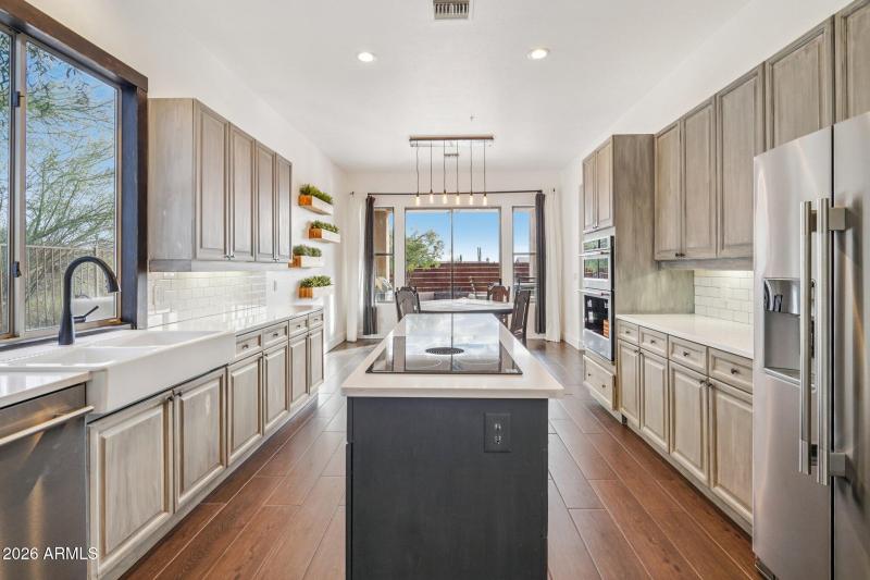 15-web-or-mls-E Mark Ln-S2301-015