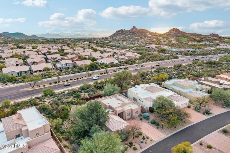 55-web-or-mls-E Mark Ln-S2301-055