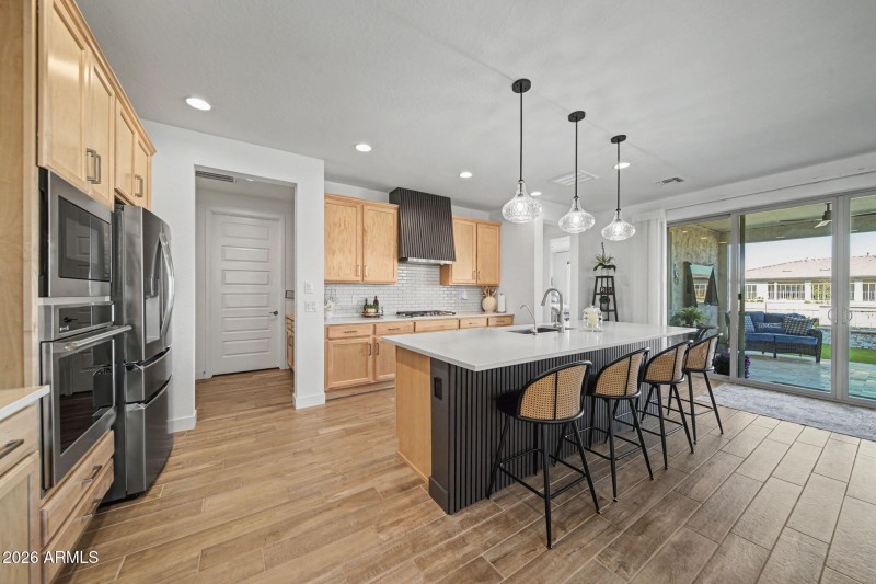 06_1330 W Via de Olivos_Kitchen