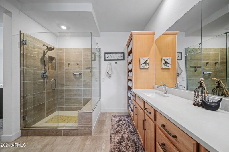 18_1330 W Via de Olivos_Primary Bath