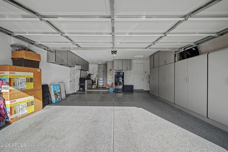 26_1330 W Via de Olivos_Garage