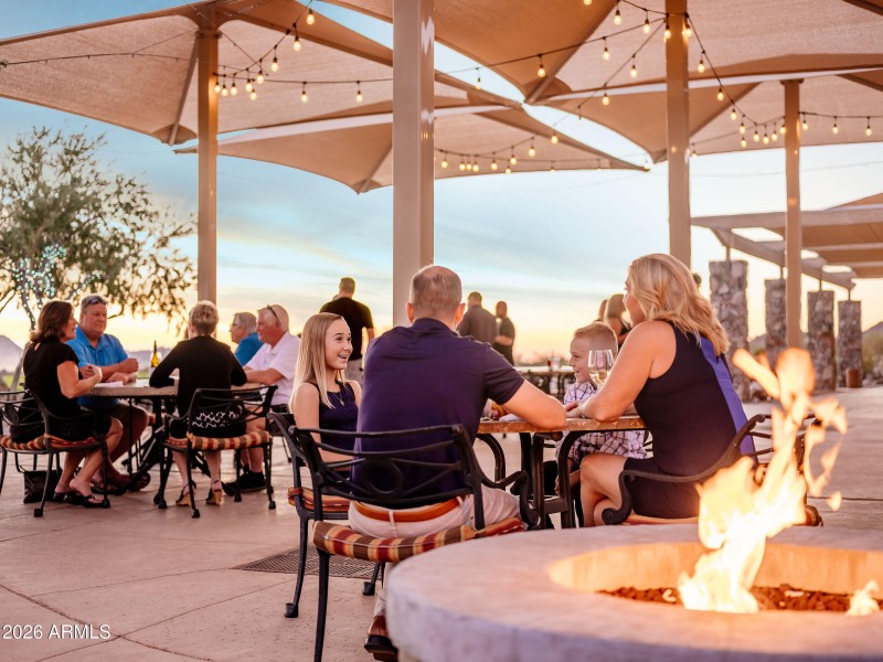 Golf Club Players Grill Patio