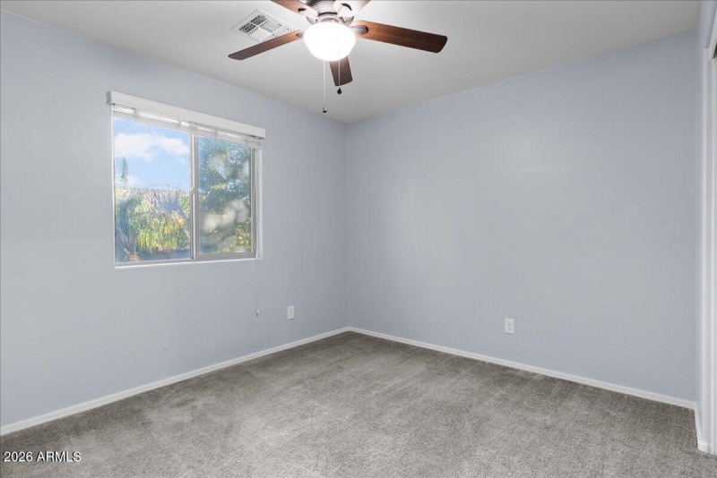 20-DesertSkyREM - 12055 W Tether Trl-18