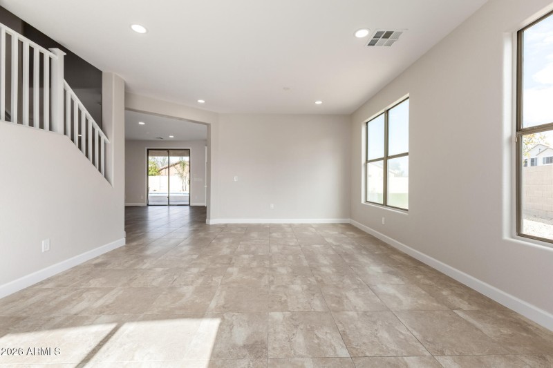 FORMAL LIVING & DINING