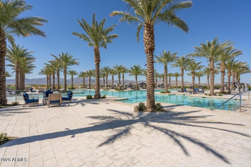 20251028175423585537000000-o