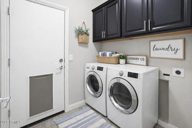 70177FE7-A1DF-4A61-BF81-420C03914B5F