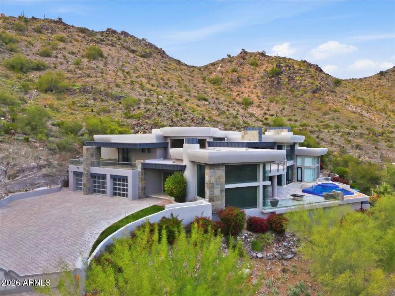 3-4550 E Foothill Dr_RedHogMedia