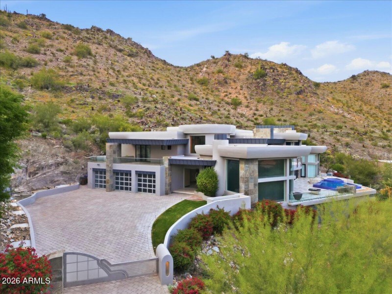 4-4550 E Foothill Dr_RedHogMedia