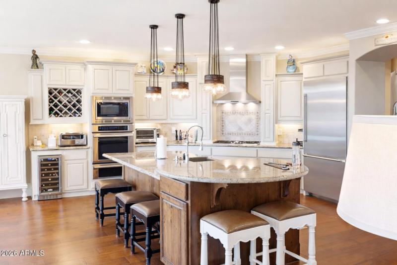 Spacious kitchen nice back splash