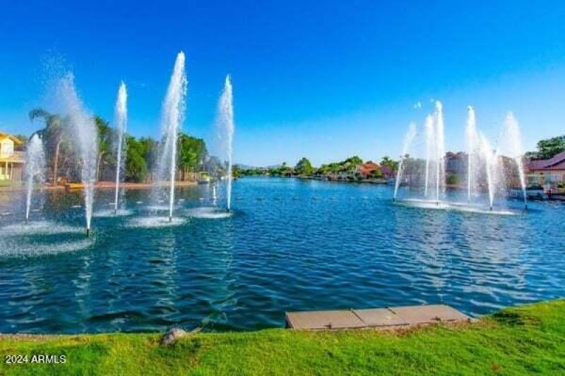 Garedn lakes area lake