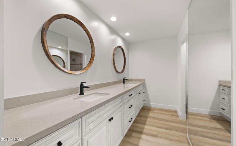 24-web-or-mls-Primary Suite4