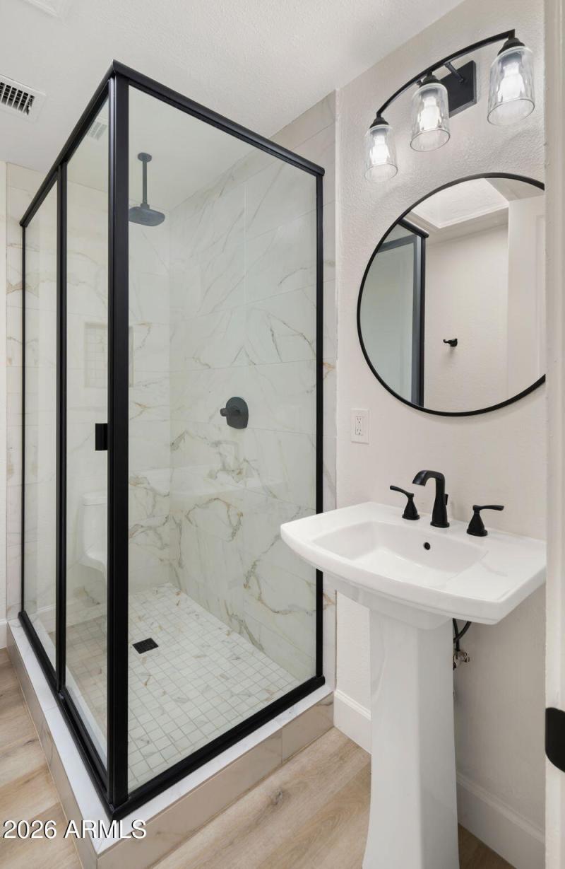 35-web-or-mls-Full Bathroom