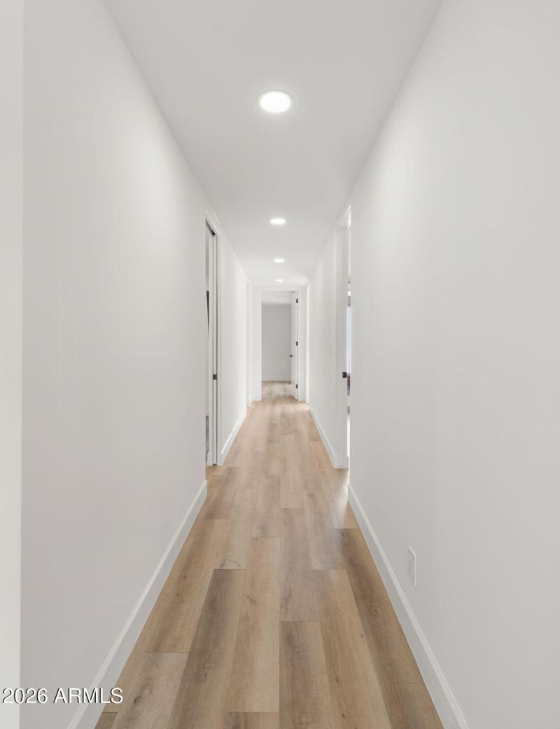 36-web-or-mls-Hallway