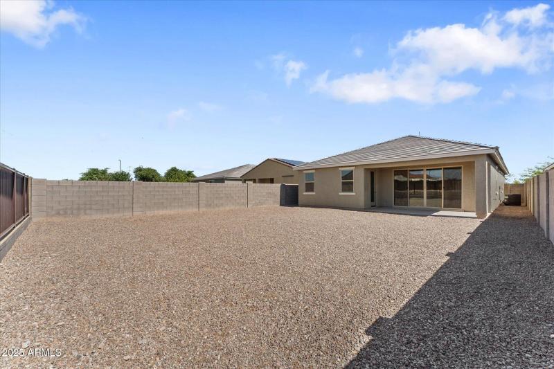 48-035-rear-exterior