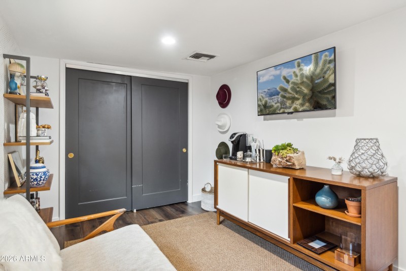 Guest Bedroom/office