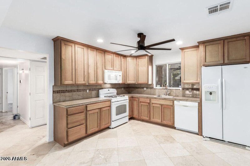 20230130032253752991000000-o