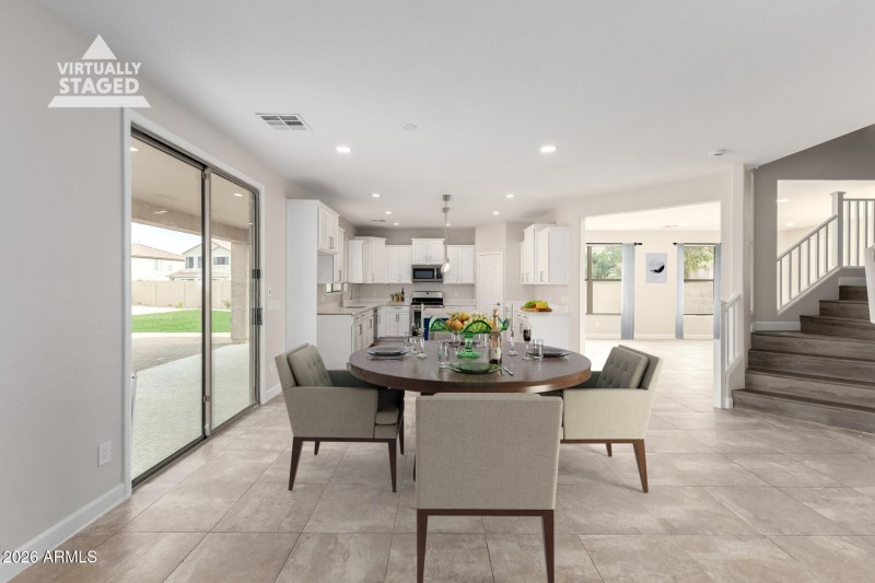 EAT-IN KITCHEN (VIRTUALLY STAGED)