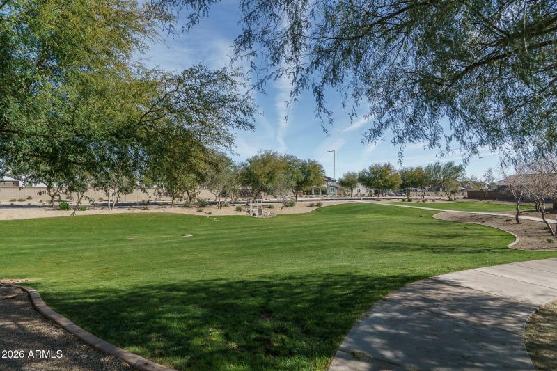 28) ADJOINING GREEN SPACE