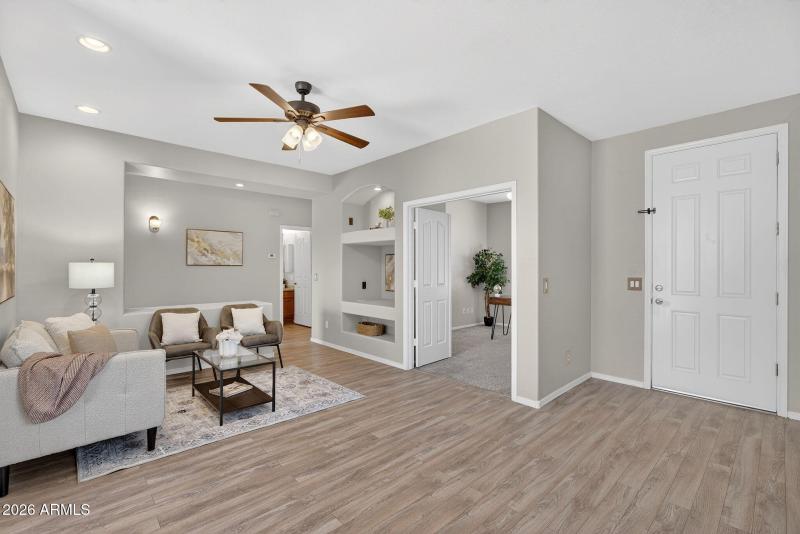 7-web-or-mls-30-E Clifton Ave