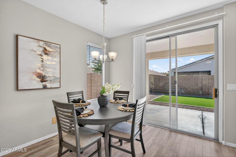 12-web-or-mls-26-E Clifton Ave