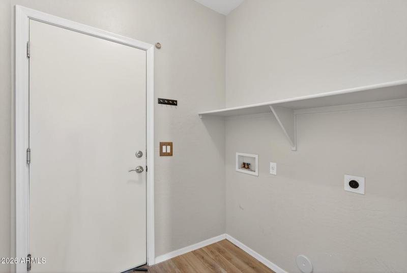 25-web-or-mls-12-E Clifton Ave