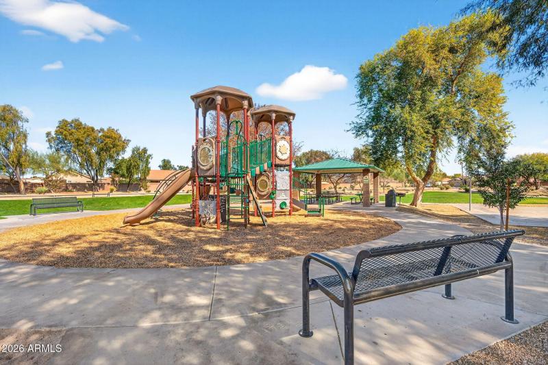 32-web-or-mls-35-E Clifton Ave