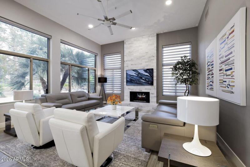 020 - 20 Family Room