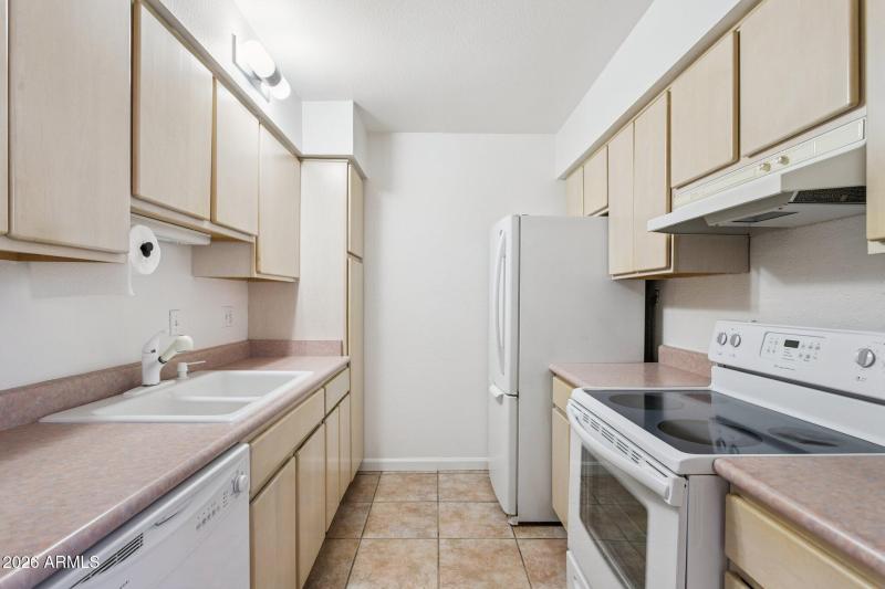 10-web-or-mls-7625-e-camelback-rd-144a