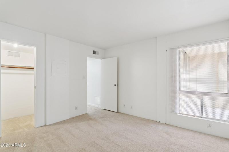 13-web-or-mls-7625-e-camelback-rd-144a