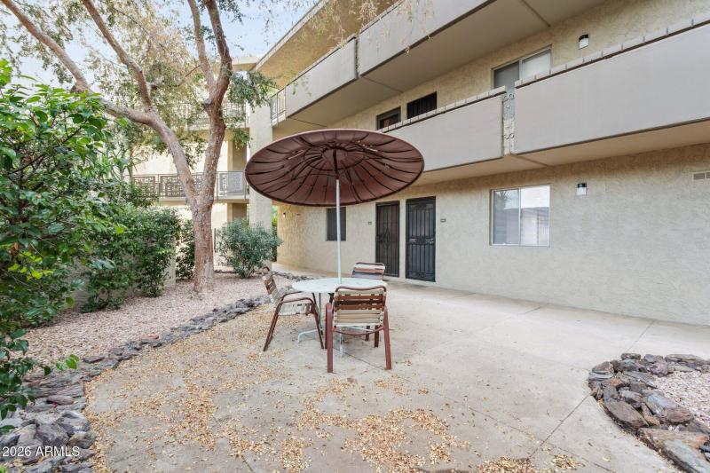 22-web-or-mls-7625-e-camelback-rd-144a