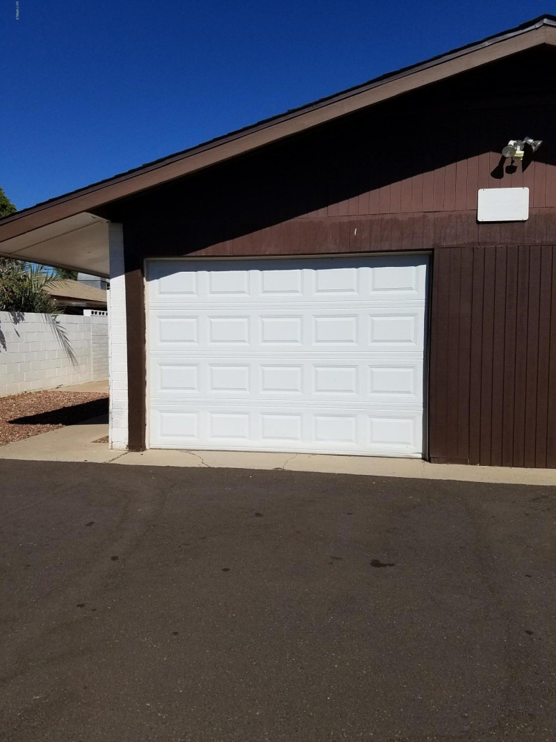 DETACHED GARAGE