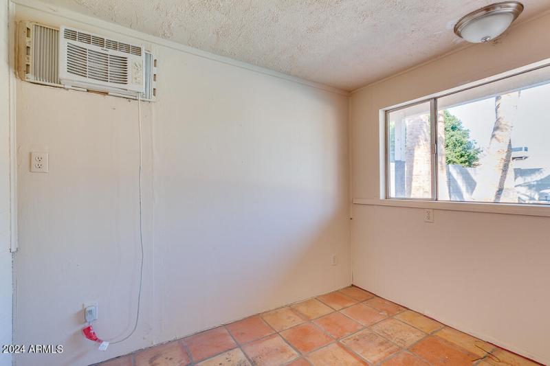 15-OFFICE:STUDY OFF AZ ROOM