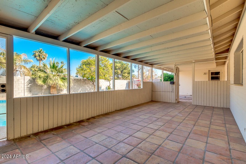 17-SALTILLO TILE & POOL VIEW