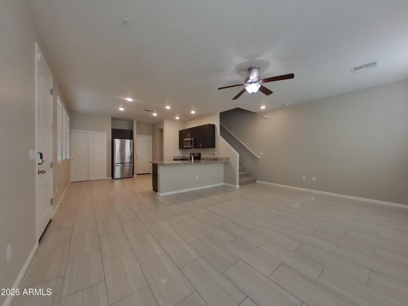 1_pc_tjjHoJApUM_T0CJj0zklO_layout_0