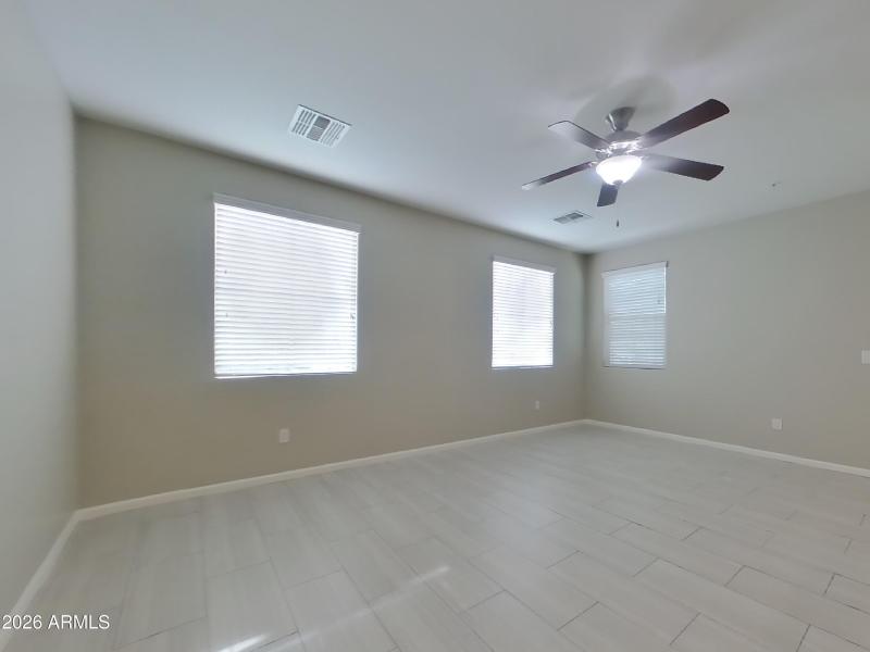 2_pc_tjjHoJApUM_pCl1tTcJHe_layout_1